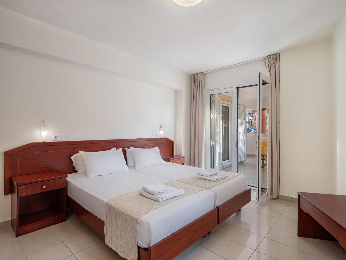 ستالوس Artemis Apartments الغرفة الصورة