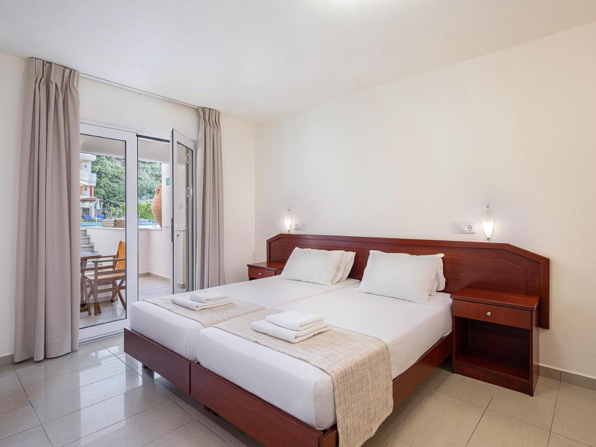 ستالوس Artemis Apartments الغرفة الصورة